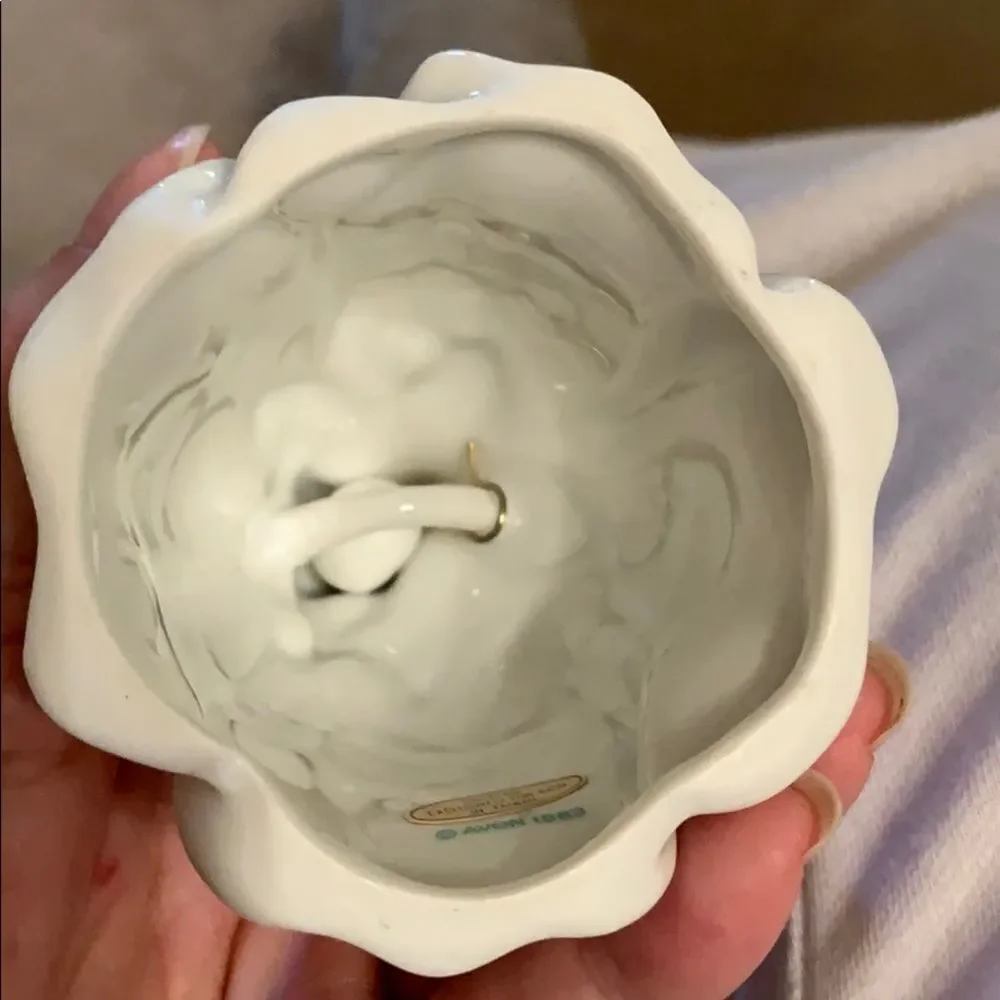 Vtg  1983 Avon porcelain elf bell‎